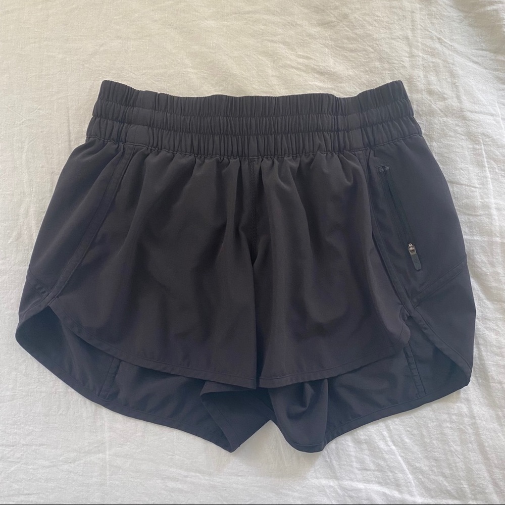 Lululemon Black Tracker Short 4” Size 8